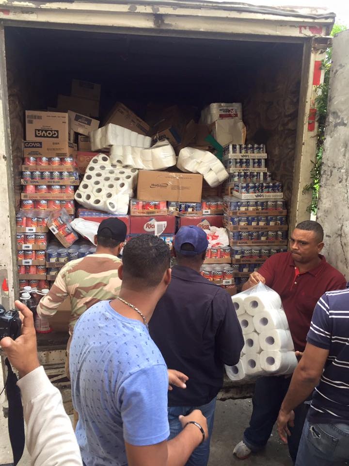 Senador Paliza sigue entregando ayudas a comunidades de Puerto Plata afectadas por lluvias e inundaciones