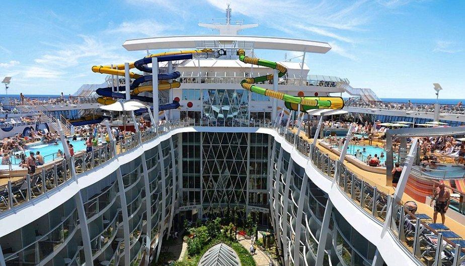 El barco más grande del mundo inicia travesía