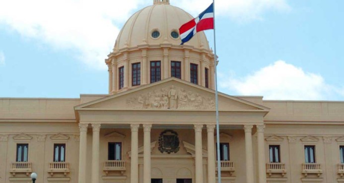 Danilo declara en emergencia compras de bienes para provincias afectadas por lluvias