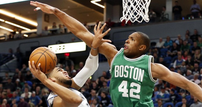 Towns ganó el duelo individual a Horford pero Boston se impuso a Minnesota