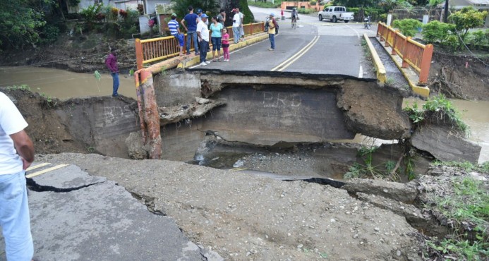 Gobierno garantiza los recursos para atender 15 provincias en emergencia por las lluvias