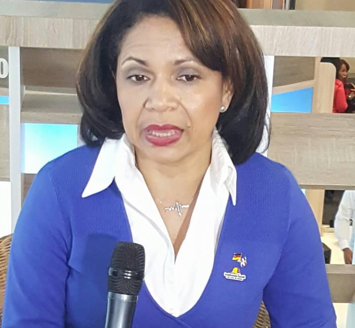 Directora de CEIZTUR amenaza rescindir contrato a Constructora Global si no concluye el martes primera fase del CHDPP