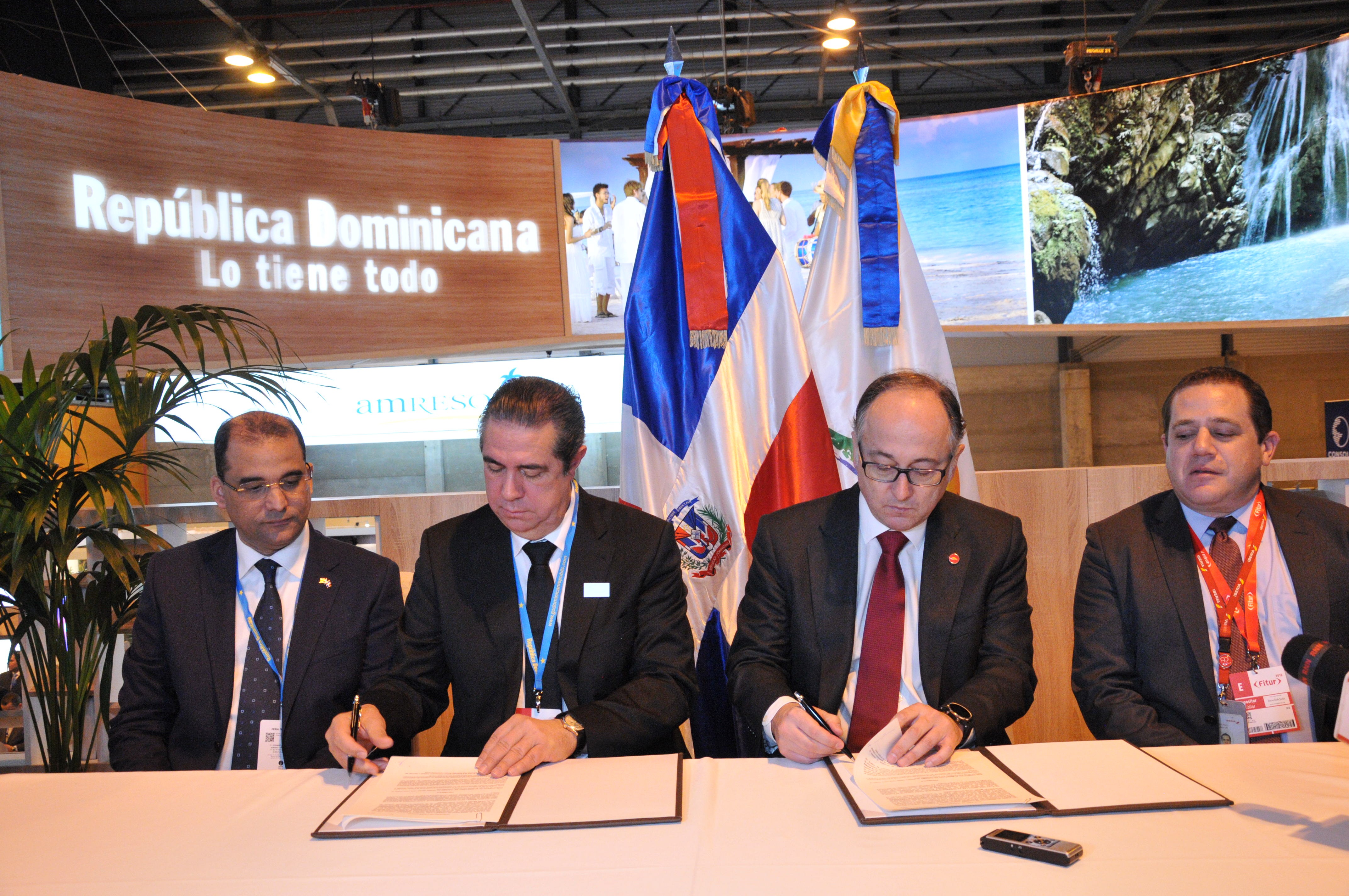 MITUR e Iberia renuevan acuerdo de promoción internacional