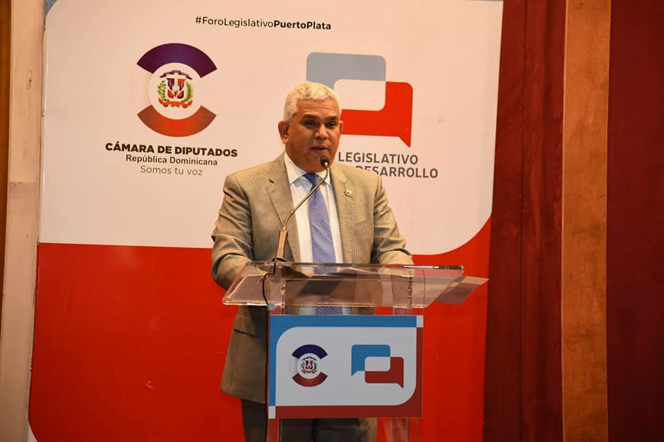 Diputado juan Carlos Quiñones deamnda del congreso más control administración de los fondos públicos