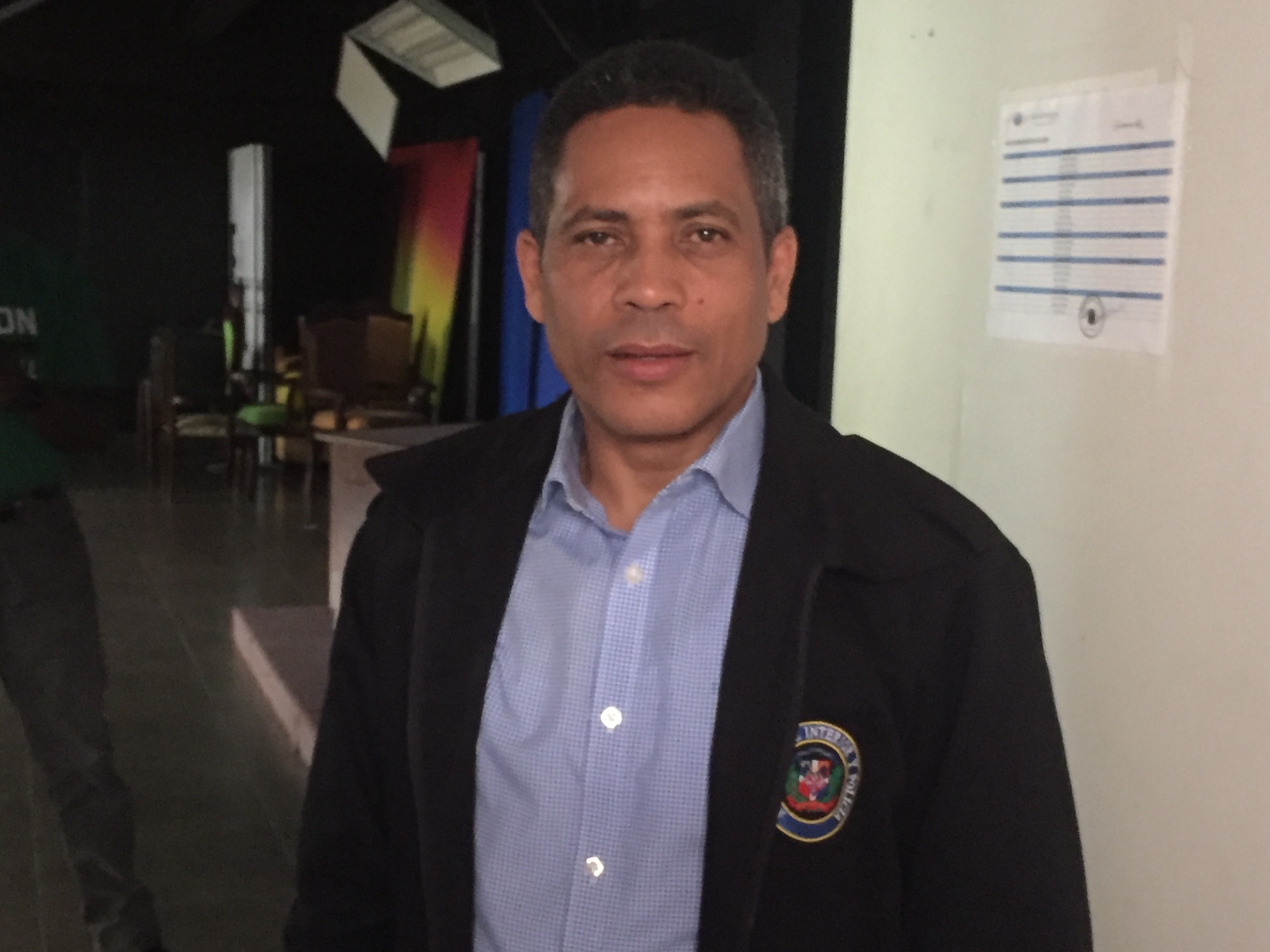 Vladimir Cespedes afirma que para controlar inmigración ilegal haitiana hay que construir un muro entre Haití y RD