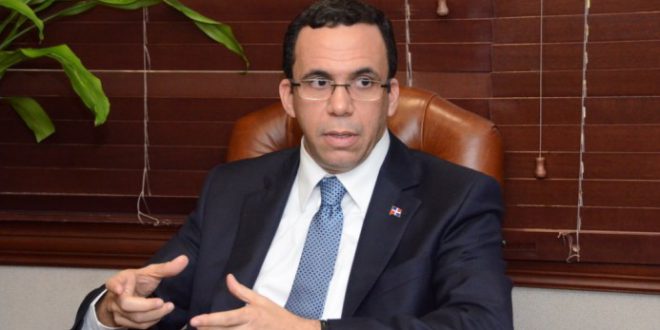 Maestros Puerto Plata rechazan concursos para directores regionales y distritales