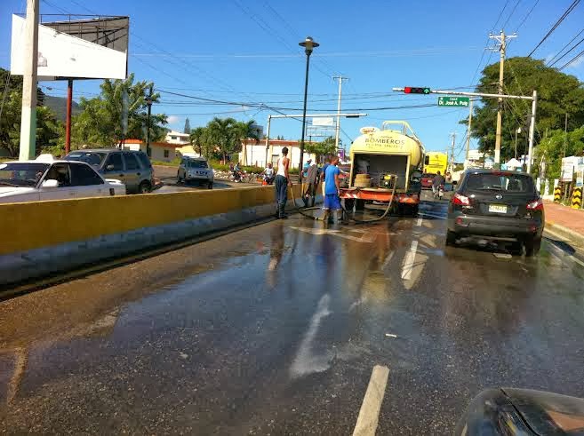 Eliminarán huecos en muro NJ Avenida Manolo Tavarez Justo para evitar accidentes