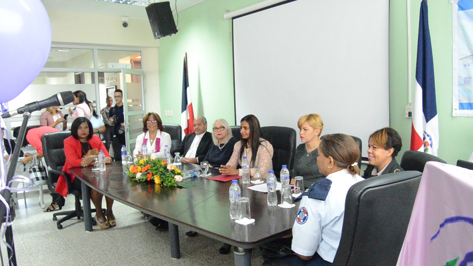 Ministerio de la mujer conmemora día Internacional de la Mujer con la charla “Creer Lo Cambia Todo”
