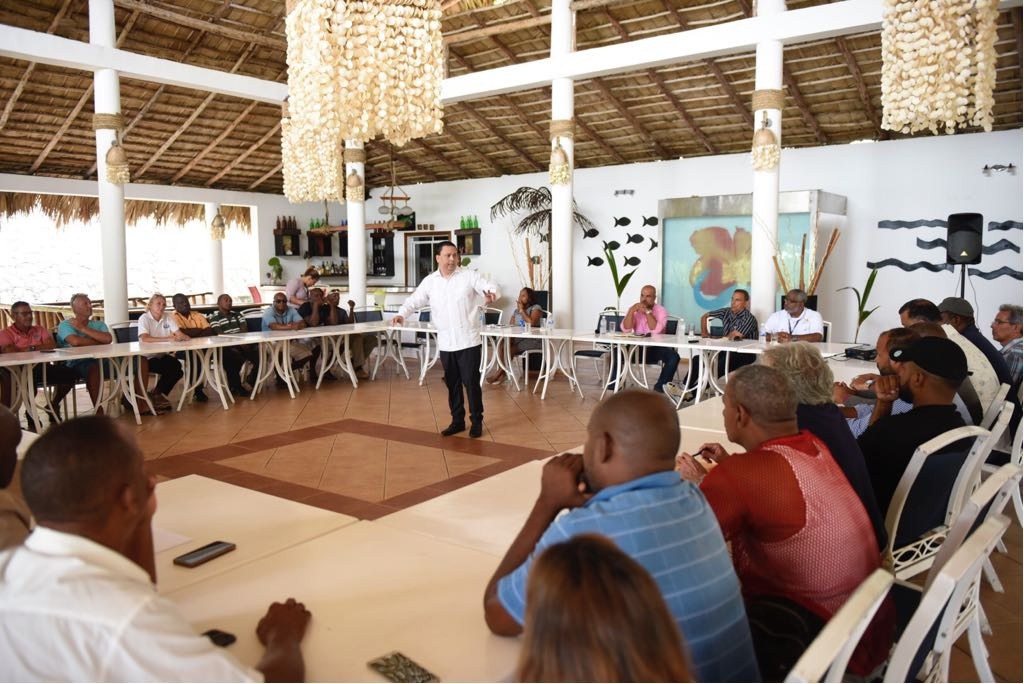 Inician acciones para regular operadores transporte marítimo y deportes acuáticos en la Bahía