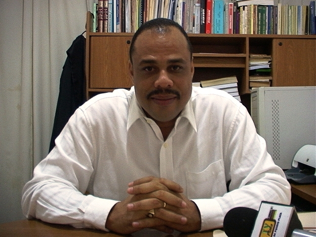 Domingo Artiles exhorta a regidores a cumplir con la responsabilidad por la que se les paga su cheque