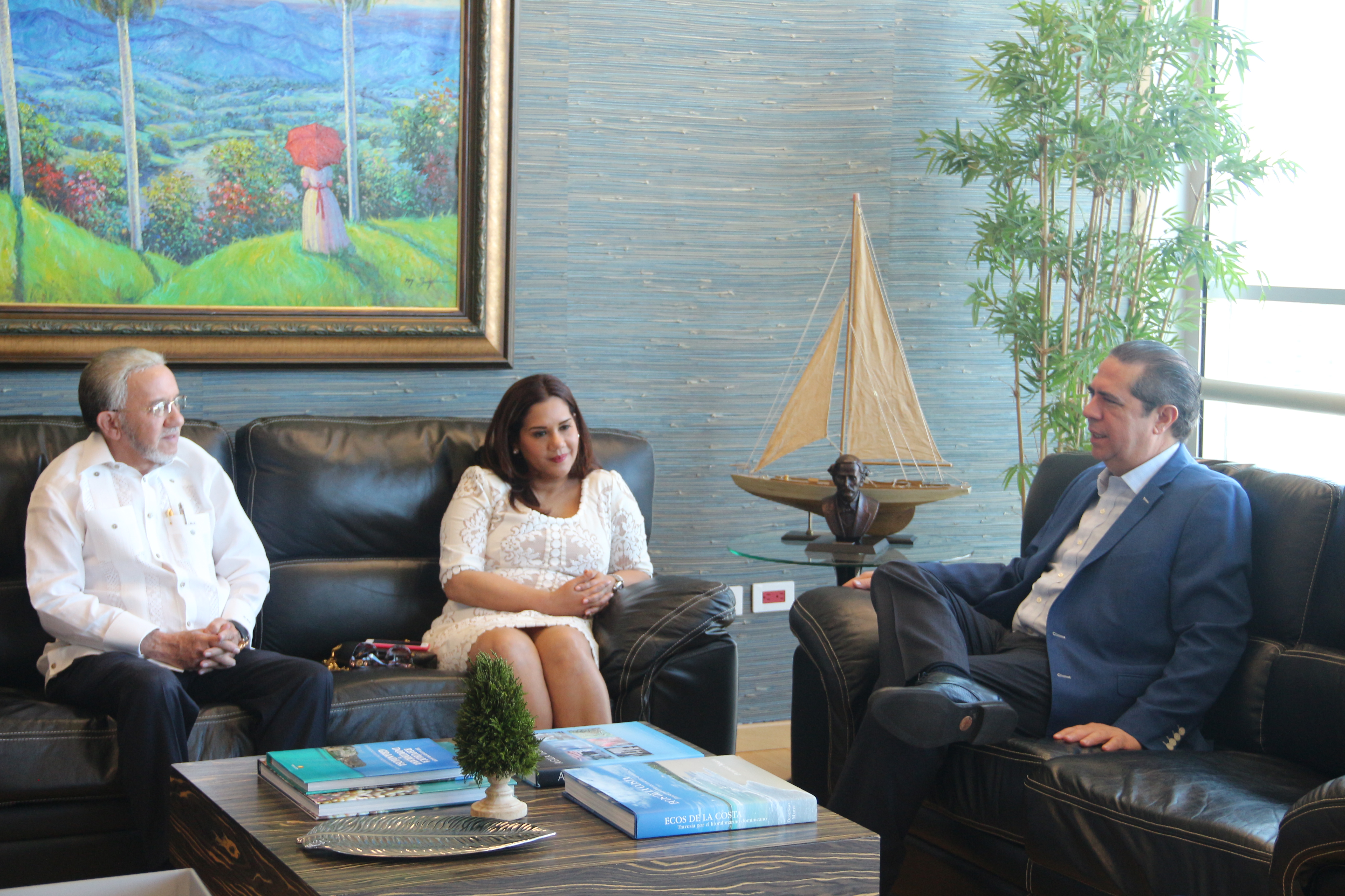 Aristy Castro destaca trabajo de Francisco Javier García para fortalecer el turismo