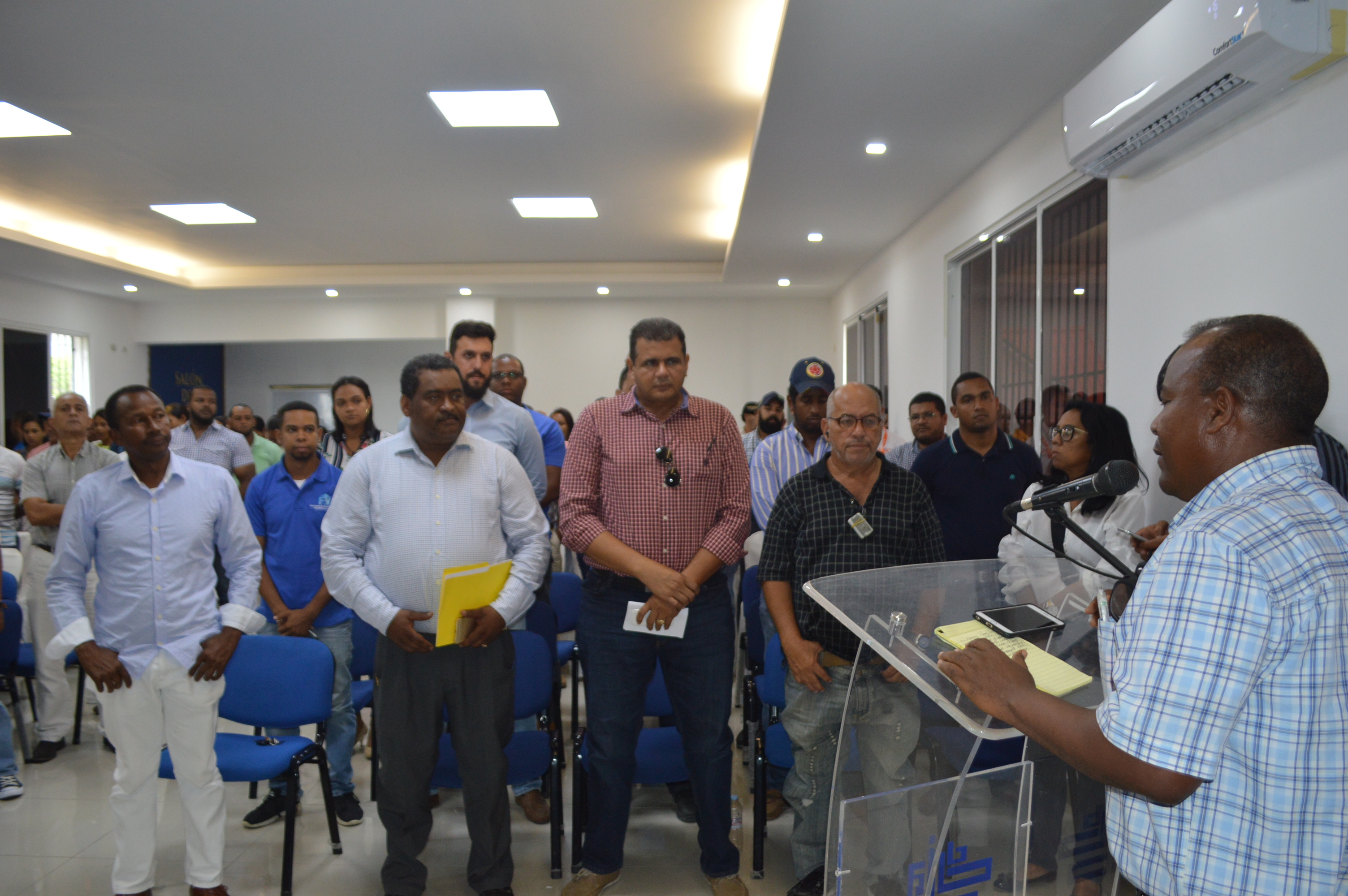 Ayuntamiento realiza sorteo de obras en medio de desbordante entusiasmo de miembros del CODIA