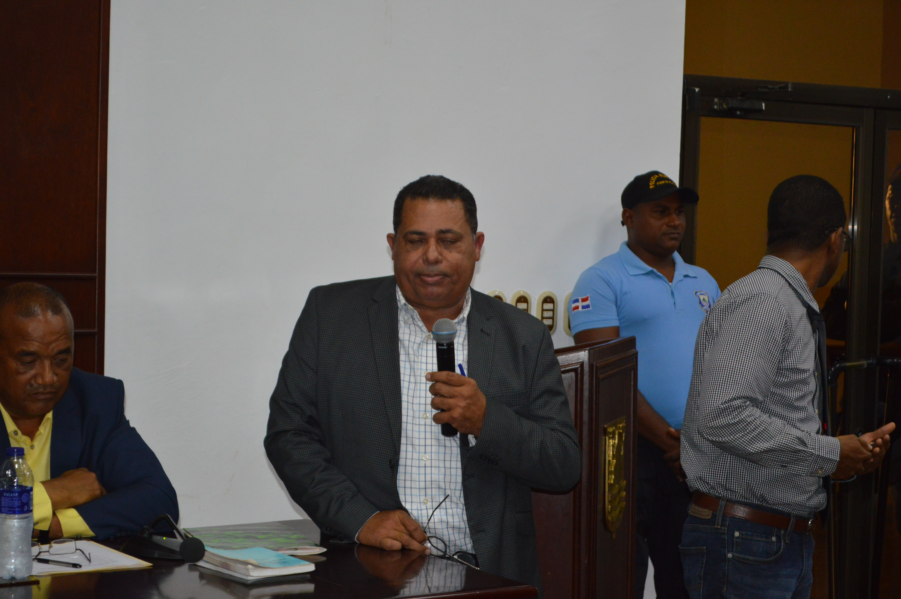 FEDOMU avala que el ayuntamiento contrate empresa privada para recoger la basura en Puerto Plata