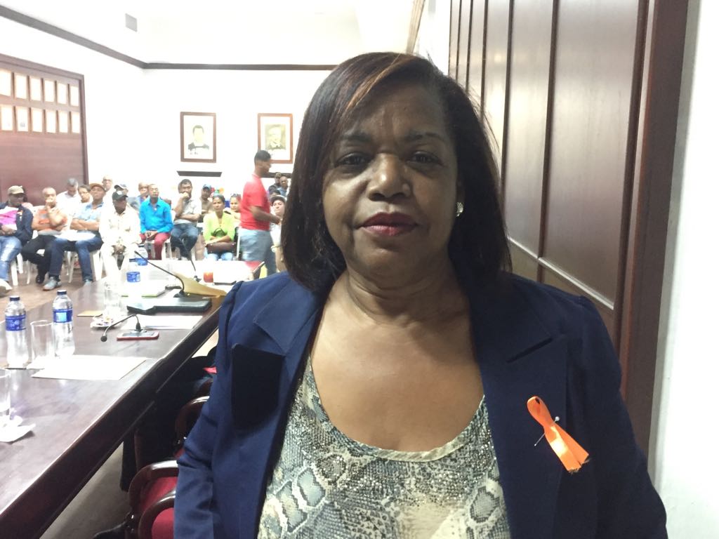 Rosa Duncan denuncia a regidores de actuar con doble moral en caso de contratación de recogida de basura en PP