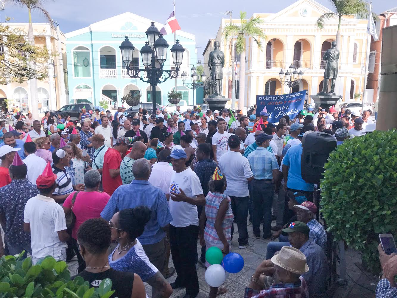 Dirigentes comunitarios ”celebran” aniversario del vertedero de Puerto Plata