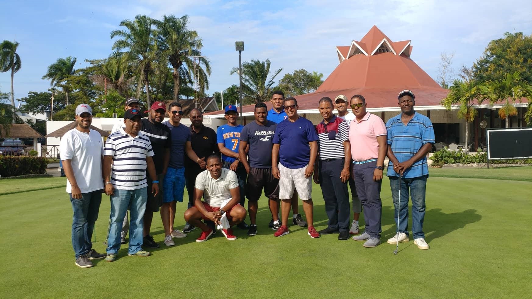 Imparten clínica de Golf a Cronistas Deportivos