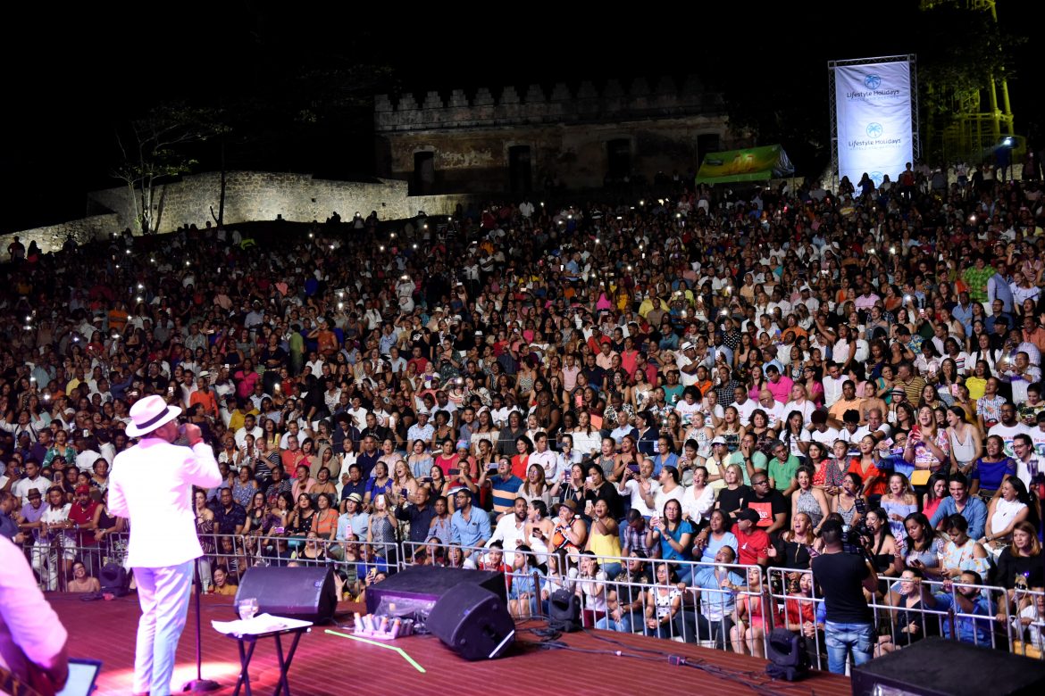 Wason Brazobán corona en Puerto Plata su reinado romántico