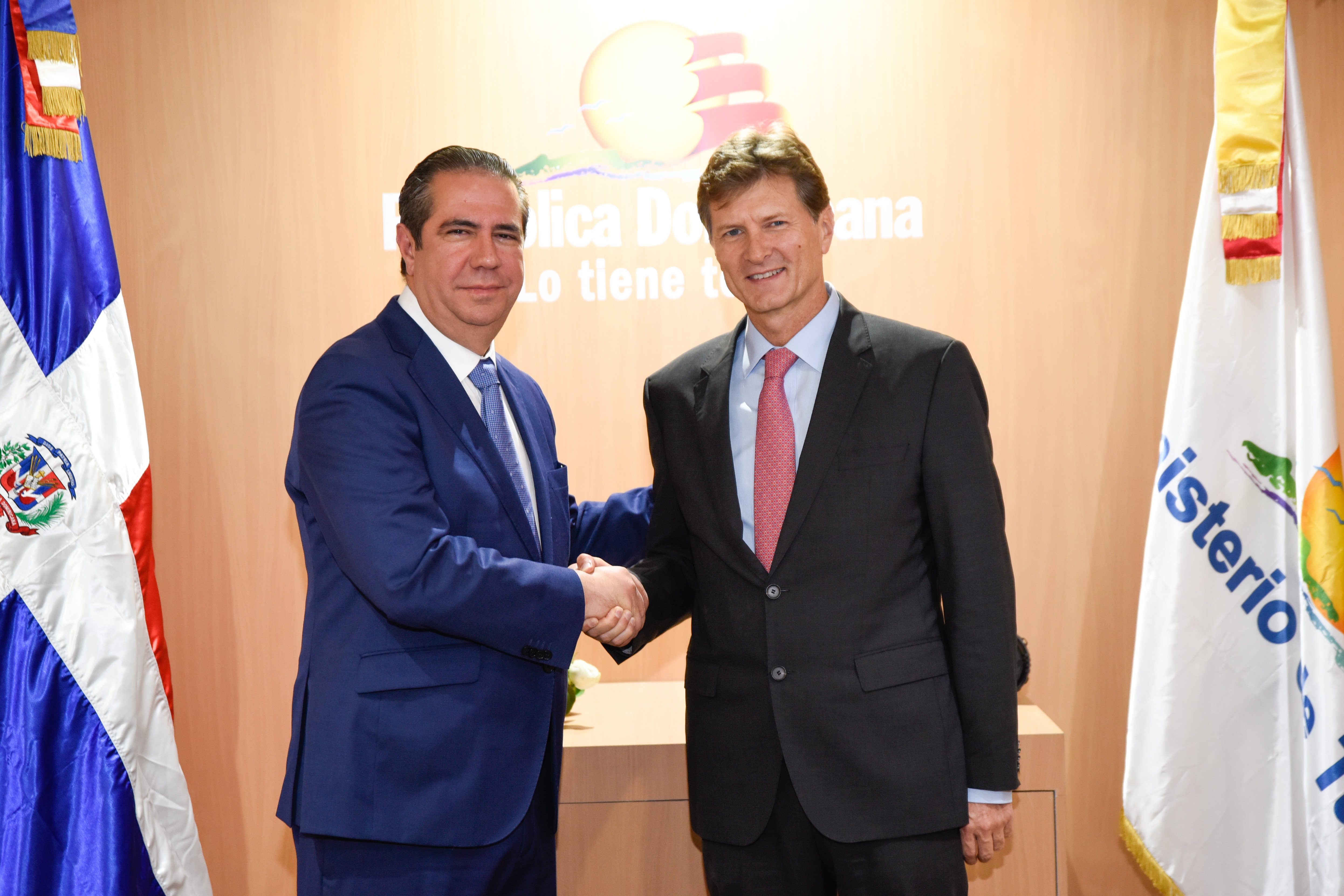 Ministros de Turismo de México y República Dominicana destacan el impacto del sector en la economía