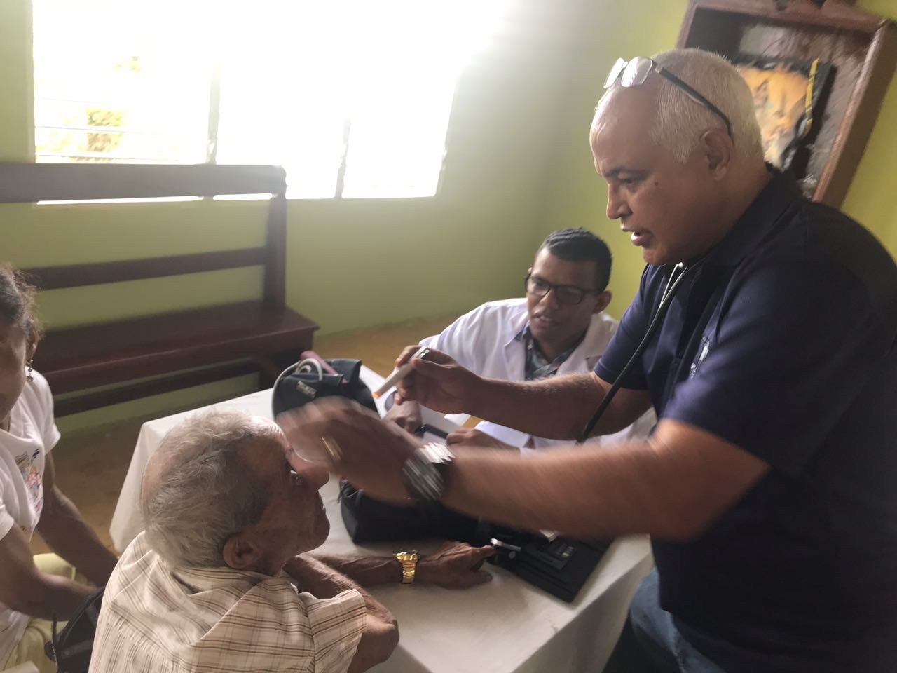 Oficina Senatorial de Puerto Plata realiza operativo médico en comunidad Palo Blanco