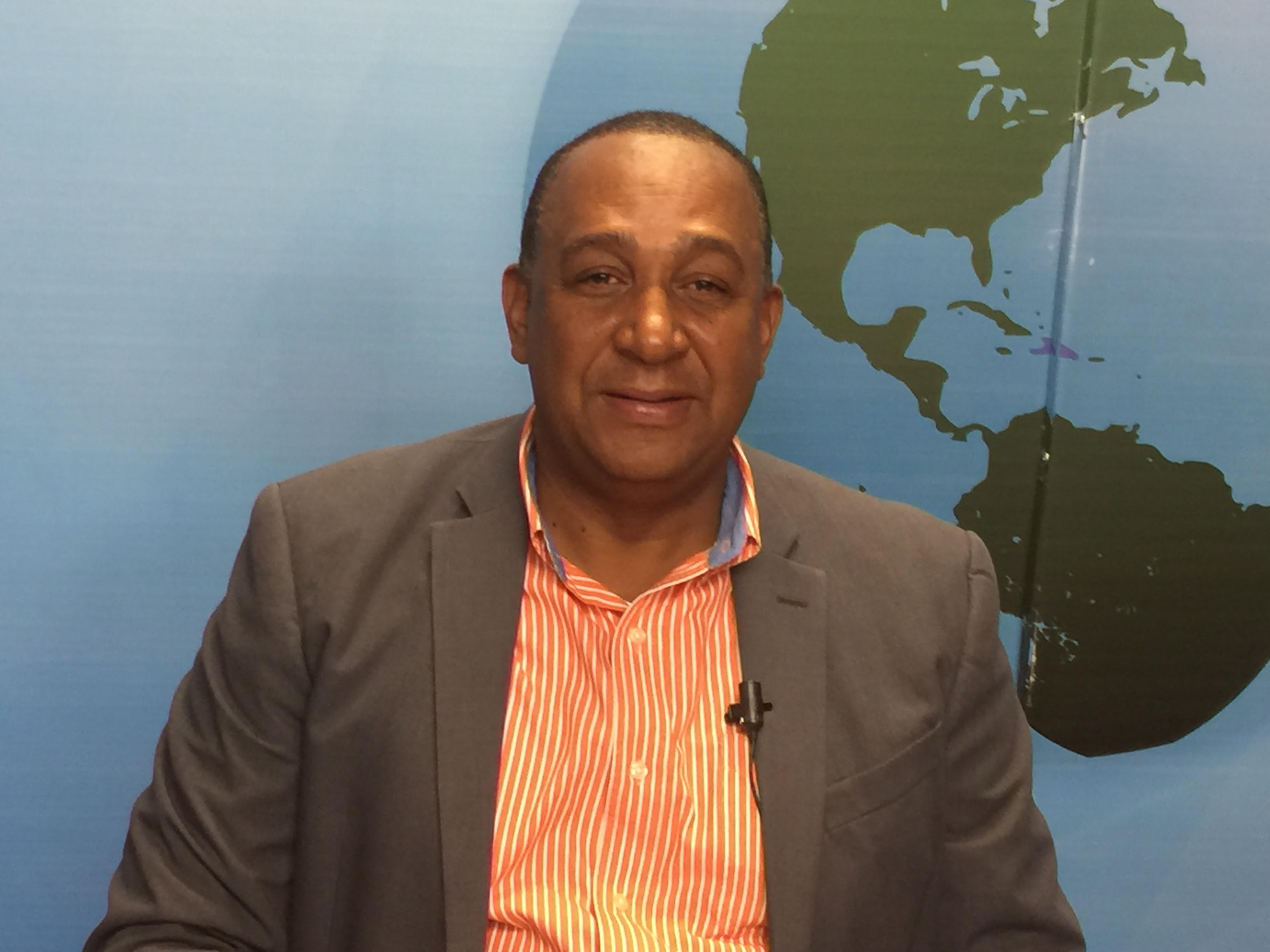 Medio Ambiente hace levantamiento de cañadas y ríos que contaminan playas