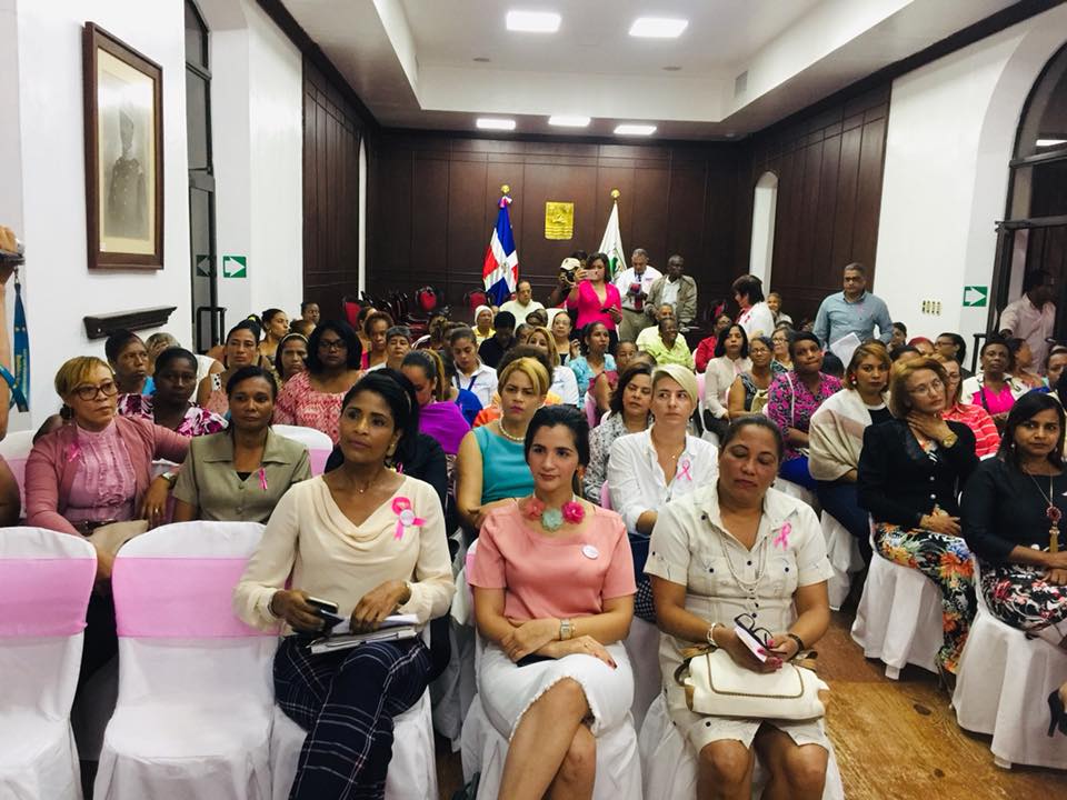 Despacho Primera Dama y Alcaldía realizan Operativo de Mamografías; especialistas dictan conferencia sobre el cáncer