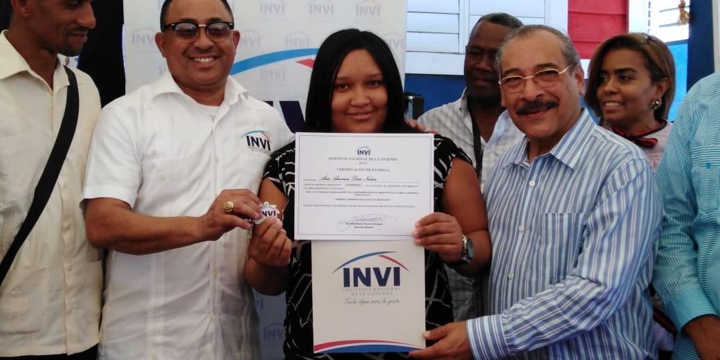 Gobierno entrega 10 casas a familias de Gualate que fueron afectadas por inundaciones