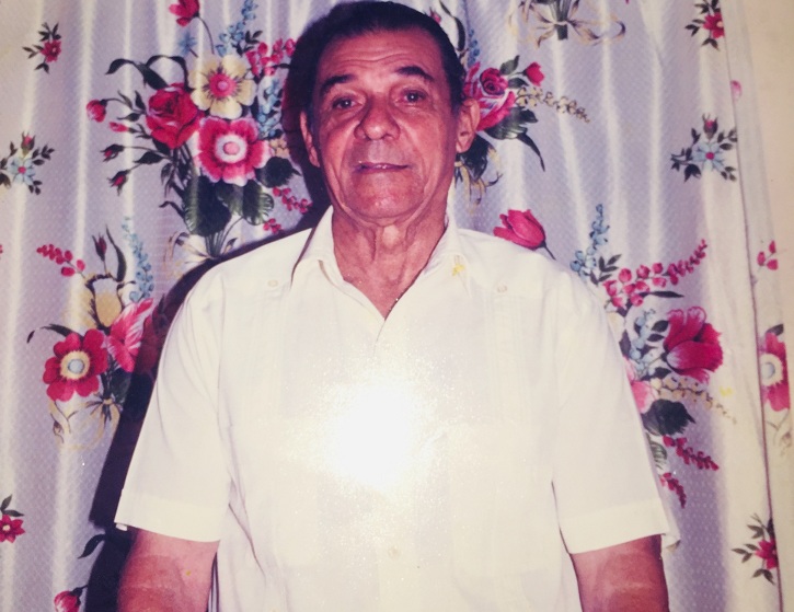 Félix Gilbert cruzó nadando la bahía de Puerto Plata en 1965 en busca de su libertad