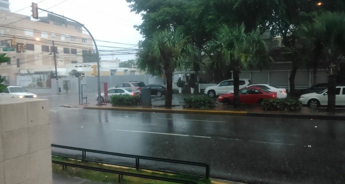 Onamet dice seguirán aguaceros debido a vaguada y onda tropical