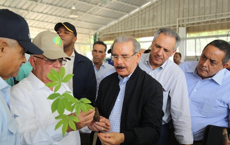 Presidente Medina aprueba peticiones productores Guaranal Altamira