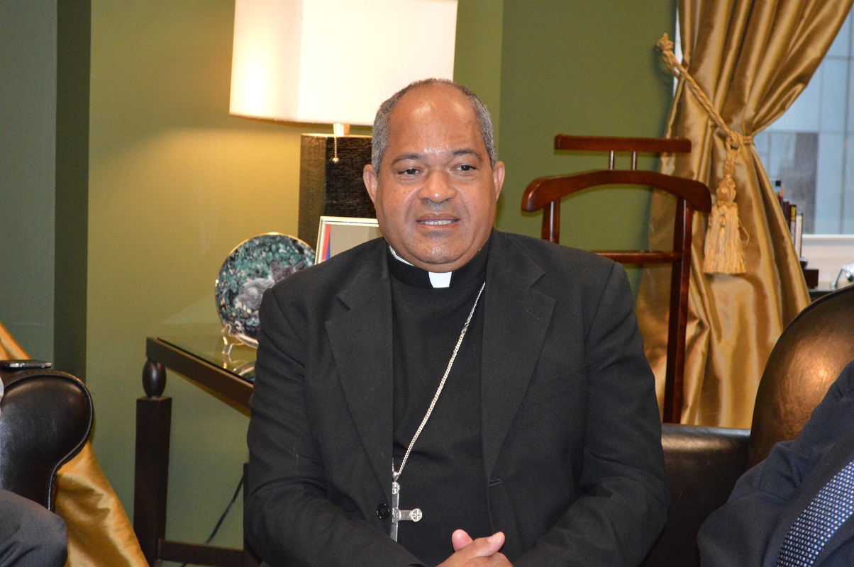 Obispo Julio Cesar Corniel Amaro favorece que sean los partidos y la población que decidan si conviene o no la reelección