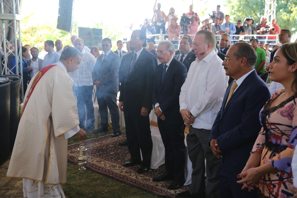 Presidente Danilo Medina asiste en La Isabela a misa conmemorativa 525 años Primera Eucaristía en América