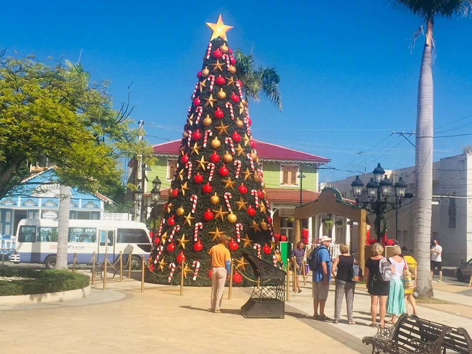 Con grandioso espectáculo de payasos y un grupo de bailes de Lifestyle Ayuntamiento cierra Brilla Puerto Plata