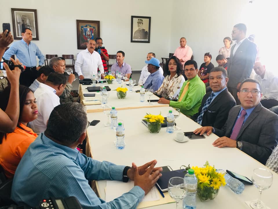 Gobierno asigna otros 1,500 camiones de 15 metros cúbicos para terminar el asfaltado de Puerto Plata