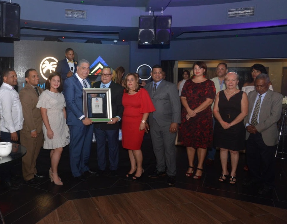 Mitchel Musa y Cadena Lifestyle Holidays se llevan máximos honores IV Edición Premios Luís Pelegrín