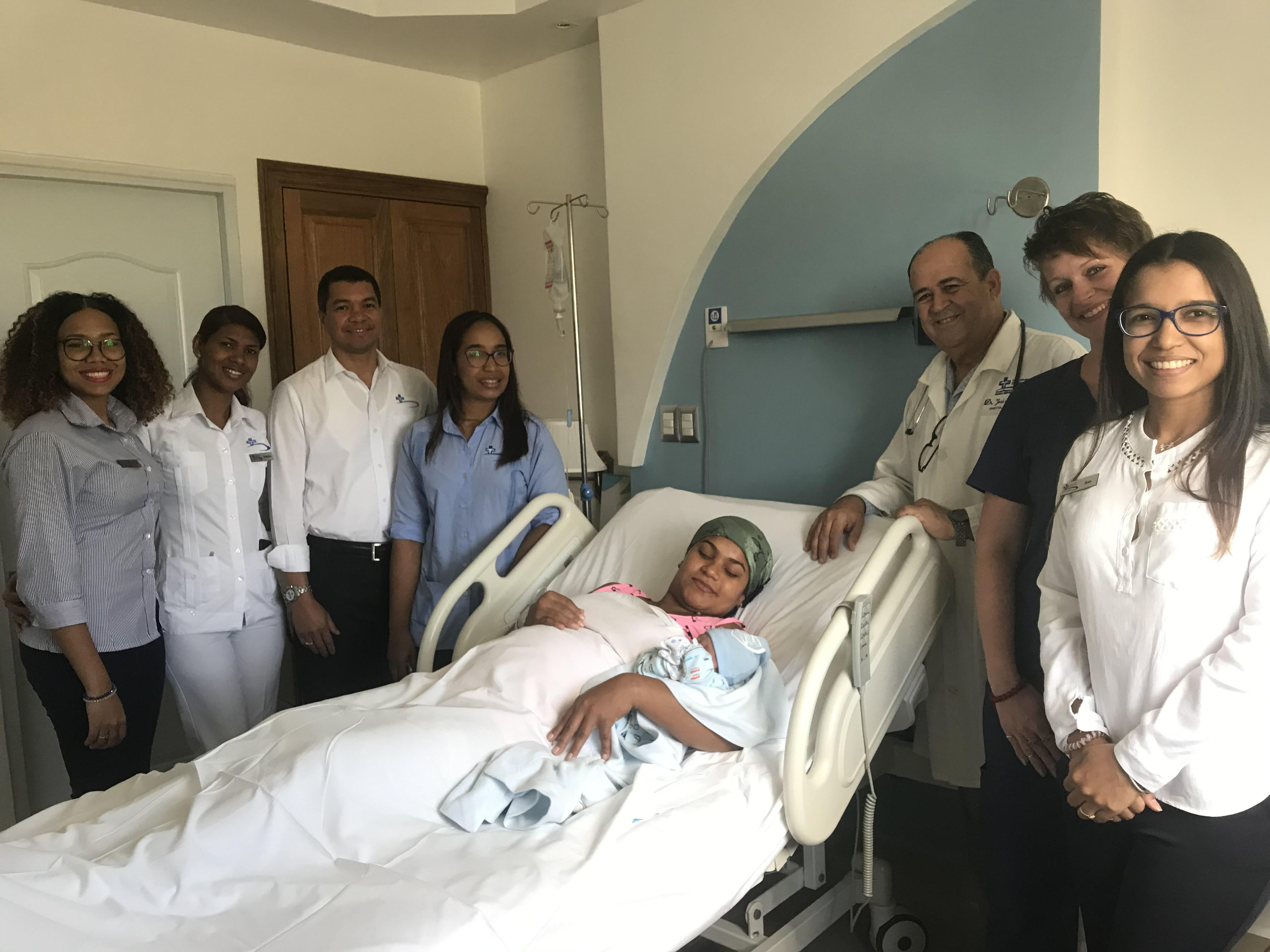 Centro Médico Bournigal recibe a Julio César, primer bebé del 2019