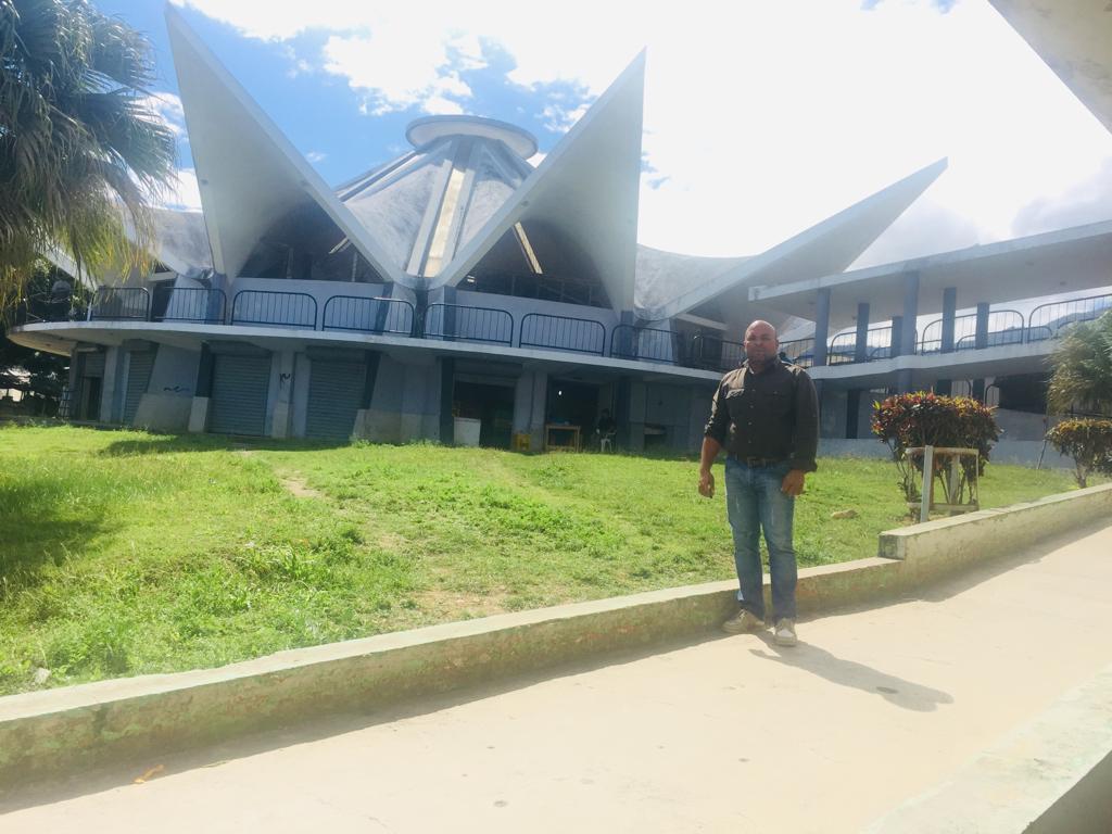 Administrador atribuye problemas del Mercado Municipal a exceso de vendedores, demanda uno nuevo