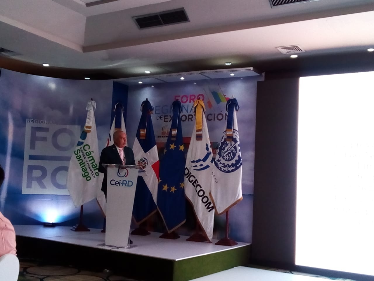 Presidente de la Cámara de Comercio de Puerto Plata expone sobre retos de la provincia durante primer Foro Regional de Exportación