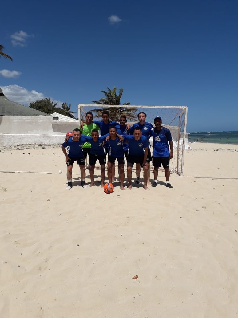 Muñoz se lleva el trofeo de campeón del 8vo Torneo de Fútbol Playa Semana Santa 2019