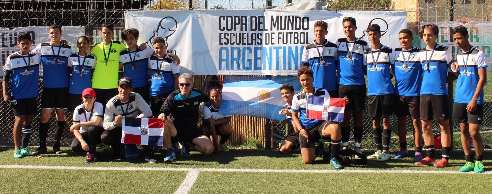 Equipo juvenil de fútbol de la escuela EDEP con exitosa participación torneo en Argentina