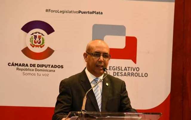 Encuesta coloca a Felix Castillo como favorito del electorado en la Circunscripción 1