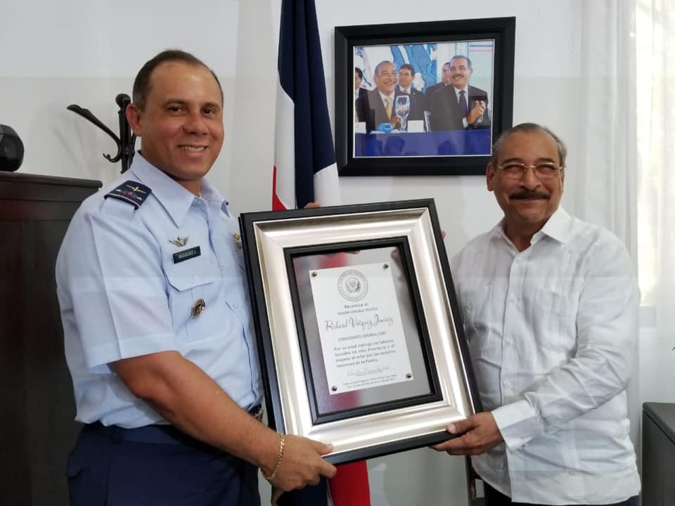 Mayor general Richard Vásquez Jiménez visita al director de CORAAPPLATA, al obispo, al gobernador y director regional de Educación