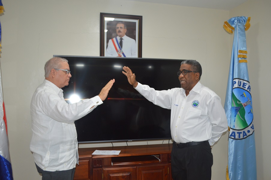 Juramentan y posesionan a Juan Musa como subdirector Comercial de CORAAPPLATA