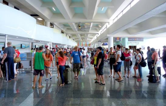 Flujo turismo aéreo extranjero en el periodo enero-mayo totalizó 2,988,155 turistas