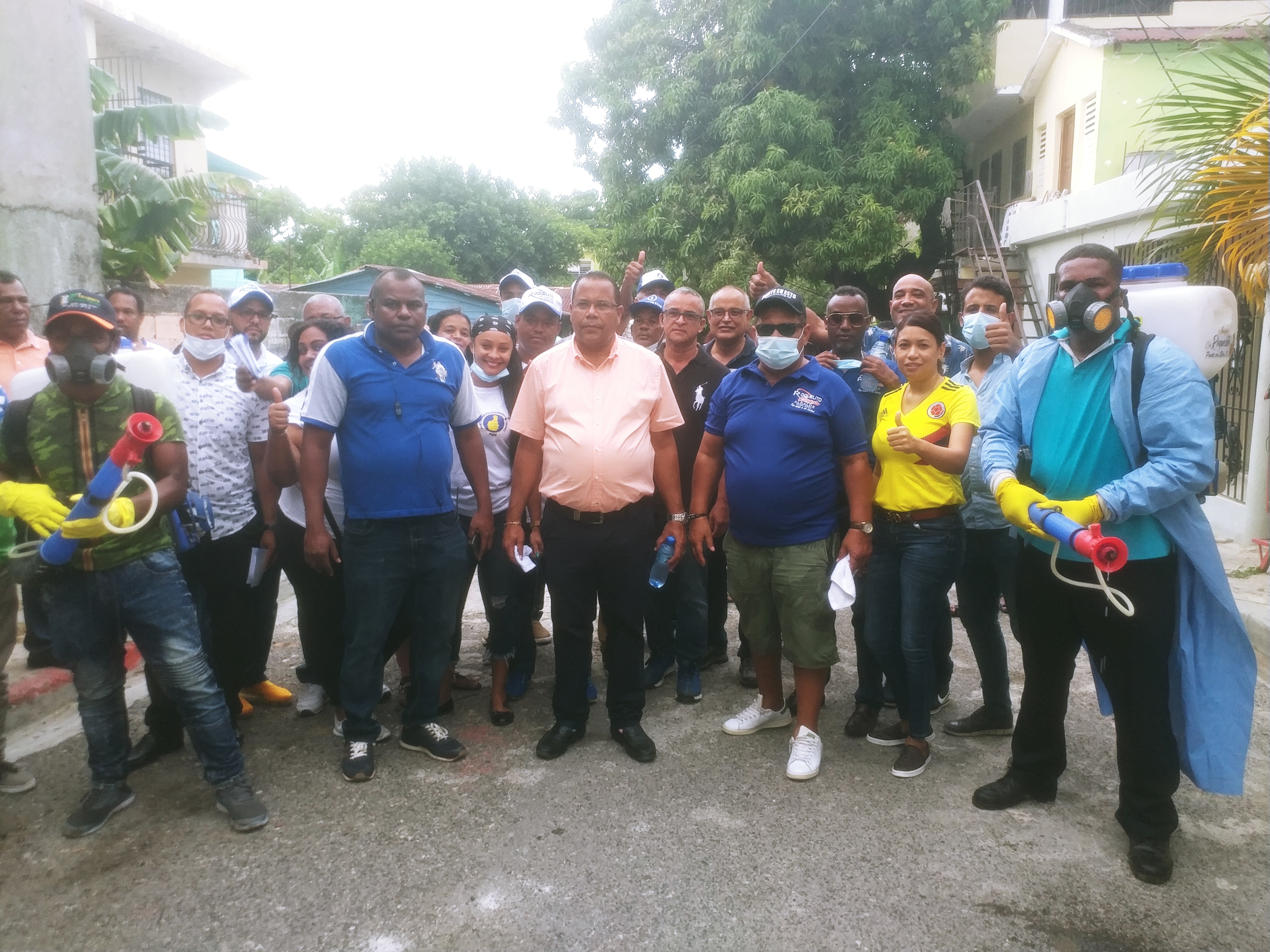 Roquelito García encabeza operativo contra el dengue en diferentes sectores de Puerto Plata