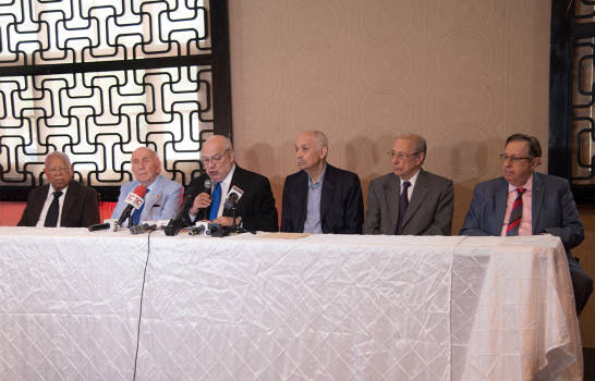 Leonel encabezará concentración frente al Congreso contra reforma