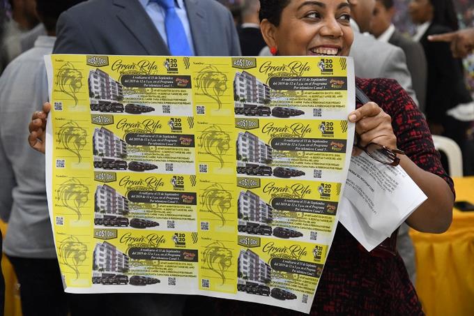 Leonelismo rifará apartamentos, yipetas y viajes en crucero para recaudar fondos para precampaña