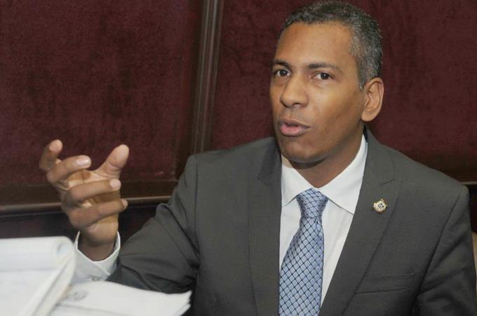 “Se ha violado el acuerdo”: Demóstenes Martínez tras no ser escogido como presidente Cámara de Diputados