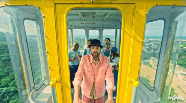 Juan Luís Guerra estrena su nuevo vídeo musical “Lampara Pa mis pies” filmado en Puerto Plata