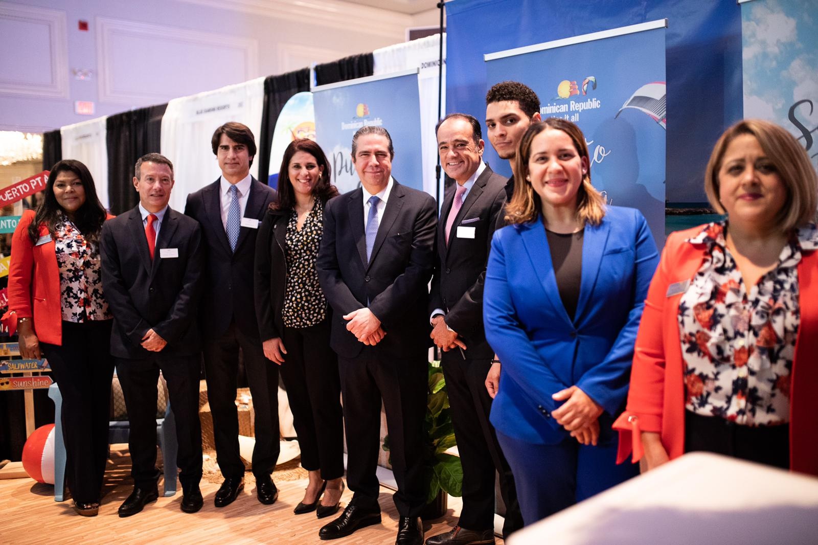 Ministro de Turismo se reune con con cientos de tours operadores de Estados Unidos