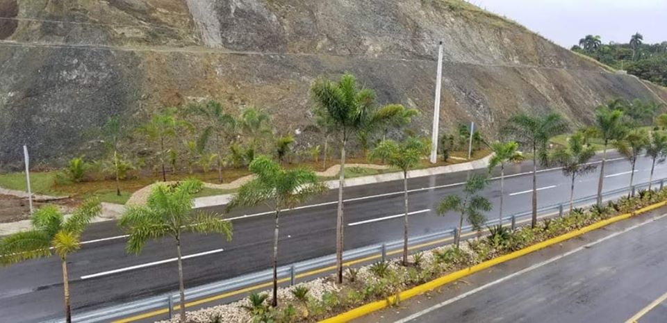 Construcción carretera Puerto Plata-Navarrete está en etapa final